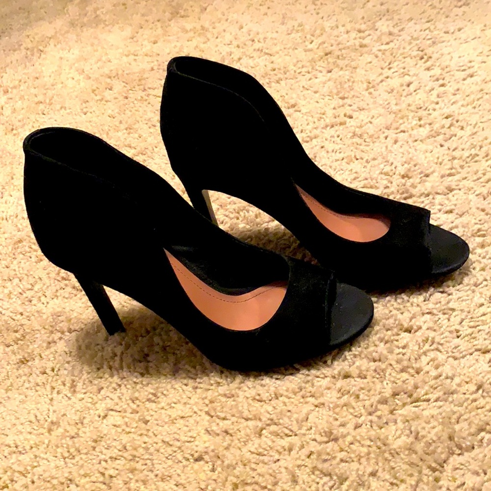 Vince Camuto black suede heels size 7 karolynn